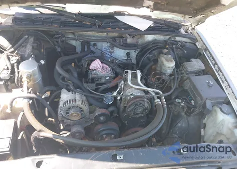 2000 Chevrolet S-10 Ls z USA, uszkodzony, nr VIN 1GCCS19W3YK134229